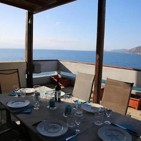 Penthouse -breathtaking Sea View-just On The Loutráki