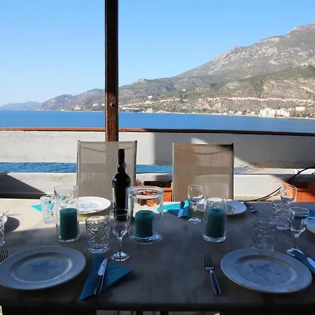 Apartment Penthouse -breathtaking Sea View-just On The Loutráki