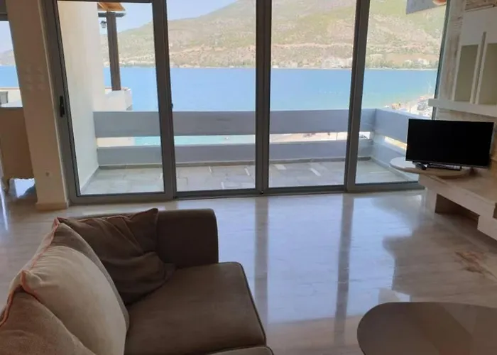 Penthouse -breathtaking Sea View-just On The * Loutráki