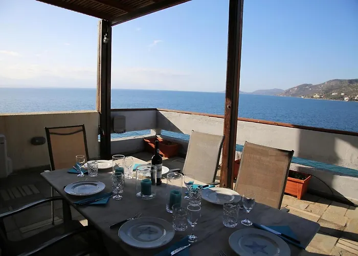 Penthouse -breathtaking Sea View-just On The Loutráki