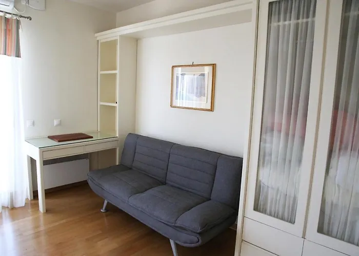 Penthouse -breathtaking Sea View-just On The דירה לוטראקי